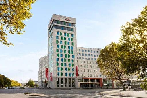 Außenansicht des Vienna House by Wyndham Andel’s Berlin in Berlin-Friedrichshain