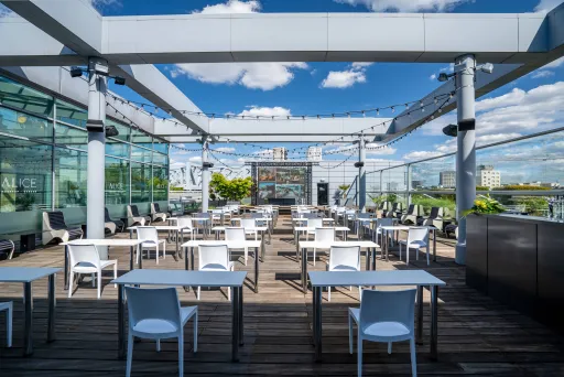 Eventlocation-Berlin_Alice_draußen tagen
