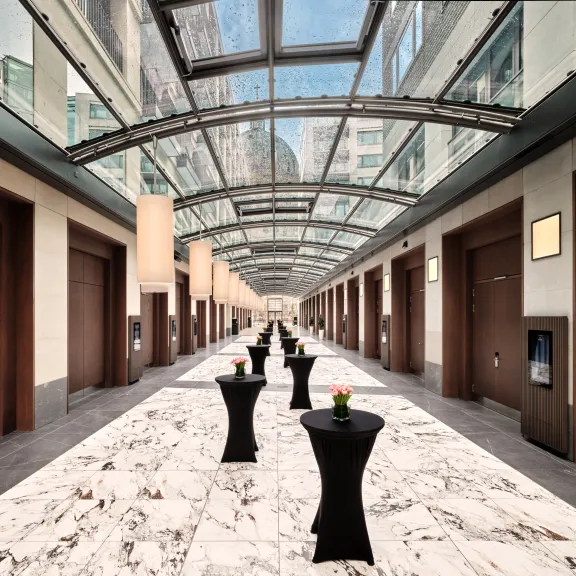 Meeting Foyer Erdgeschoss im Radisson Blue Collection Hotel