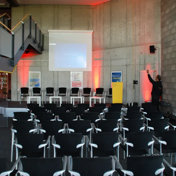 Deutsches Technikmuseum Reihenbestuhlung im Kommunikaionsraum