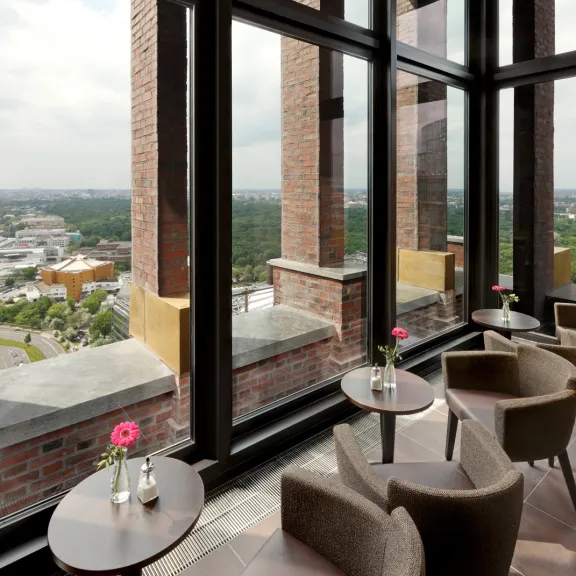 Meeting Guide Berlin Panoramapunkt am Potsdamer Platz Vollverglaster Innenbereich mit 360° Blick über Berlin
