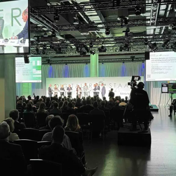 Event with screens with livetranslation