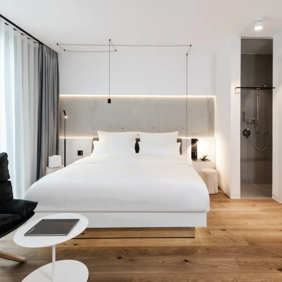 Deluxe Lounge