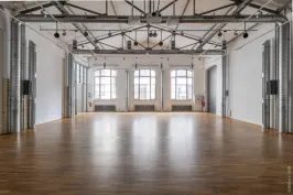 Tautsaal mit LED Beleuchtung und Saalton mit vier Kling und Freitag Beschallung