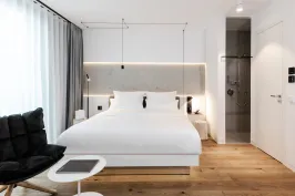 Deluxe Lounge
